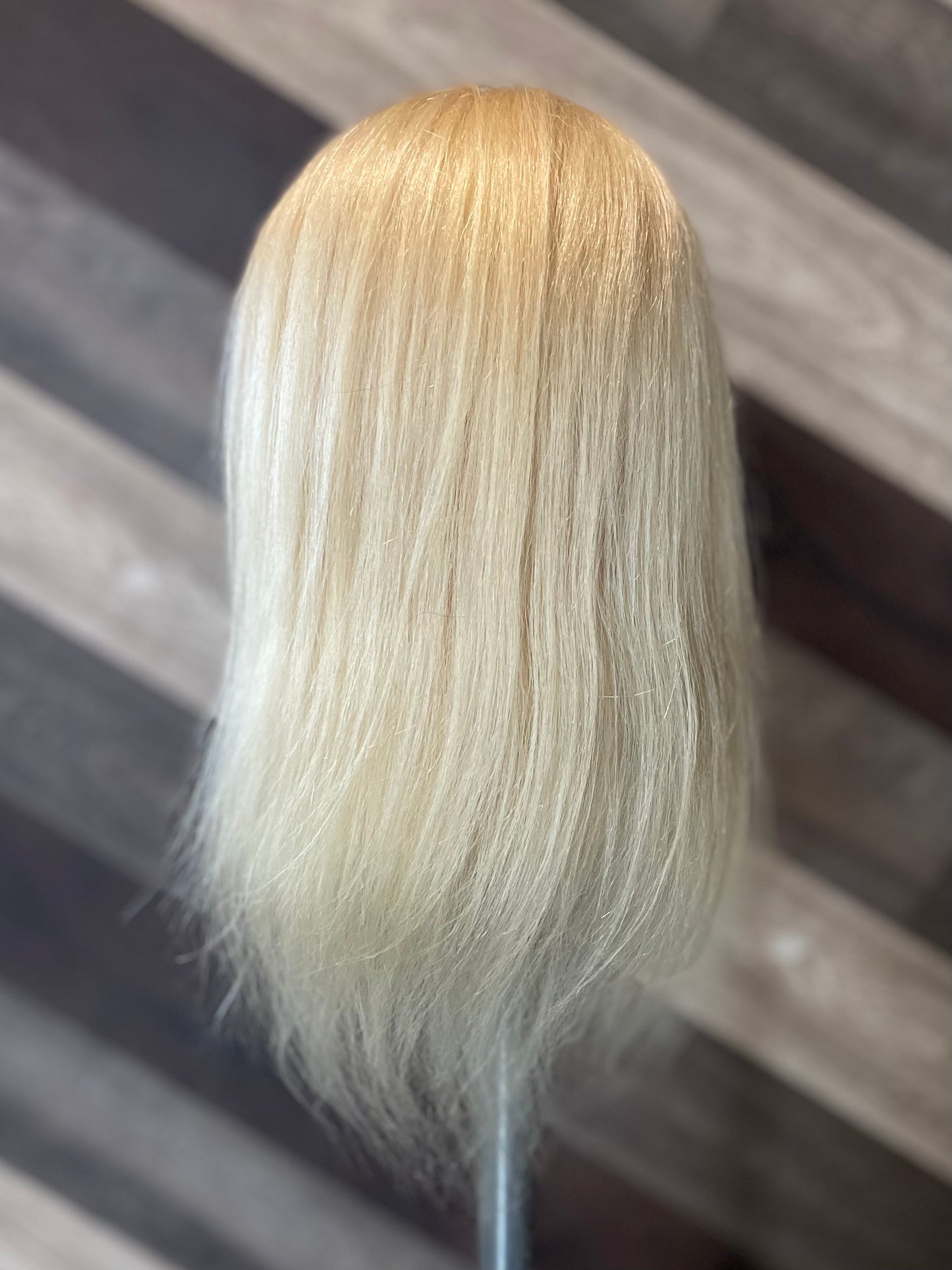 MANNEQUIN HEAD - FEMALE - BLONDE - CHLOE - 19-22"