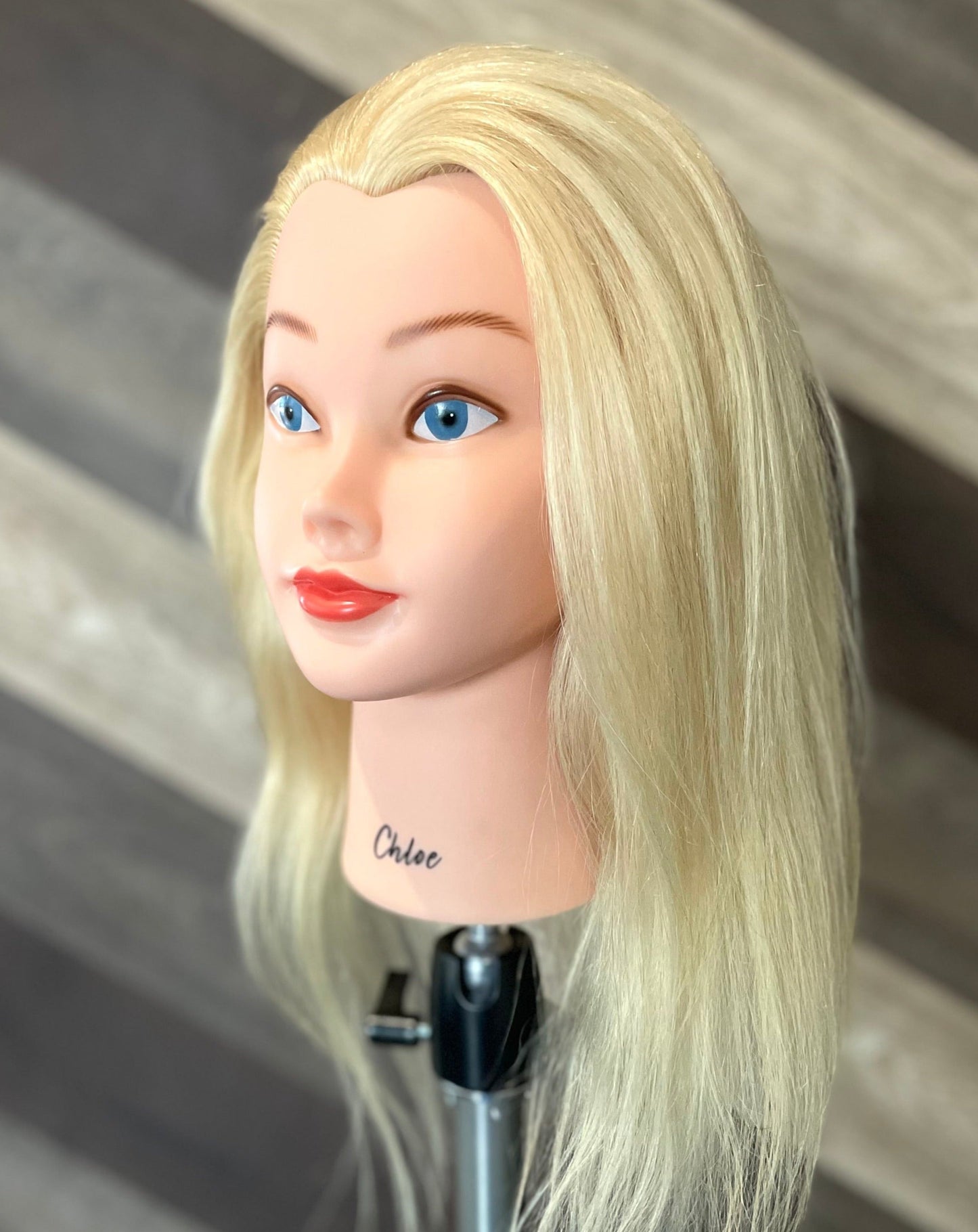 MANNEQUIN HEAD - FEMALE - BLONDE - CHLOE - 19-22"