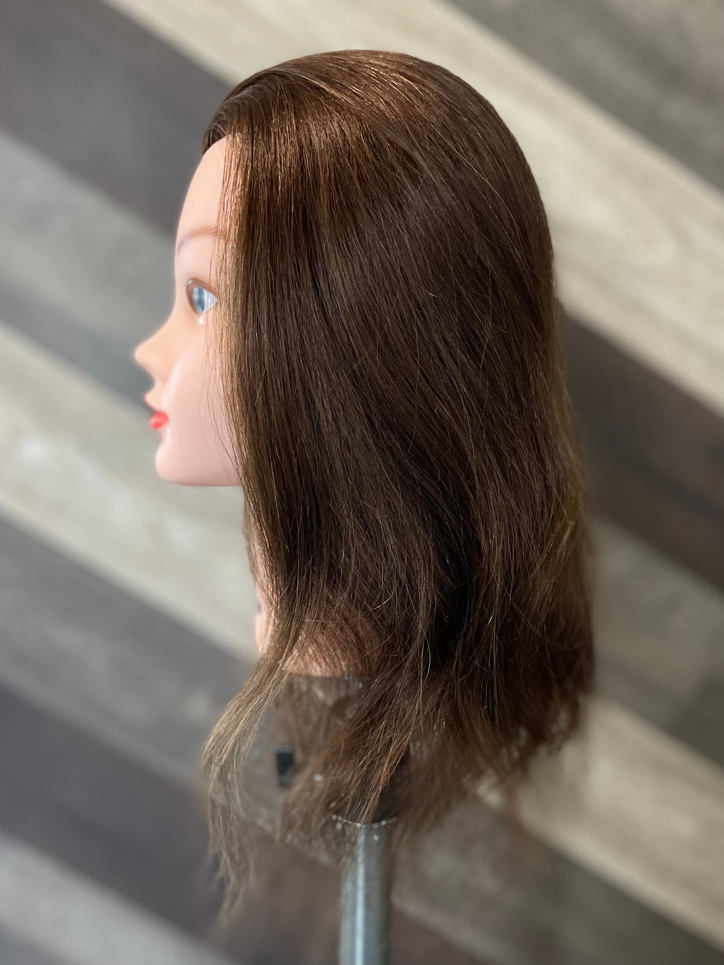 MANNEQUIN HEAD - FEMALE - BRUNETTE - TERESA - 19-22"